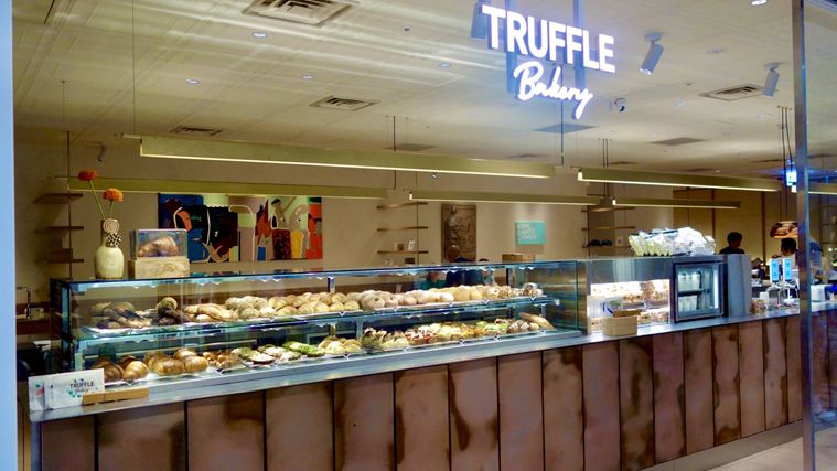 TruffleBAKERYルミネ新宿店の外観