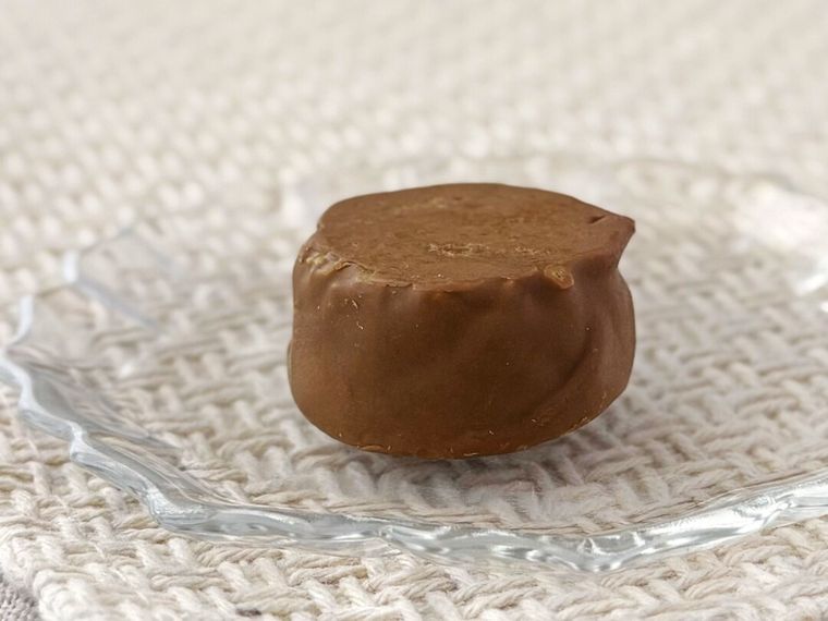 ガラス皿にのったドバイチョコレート