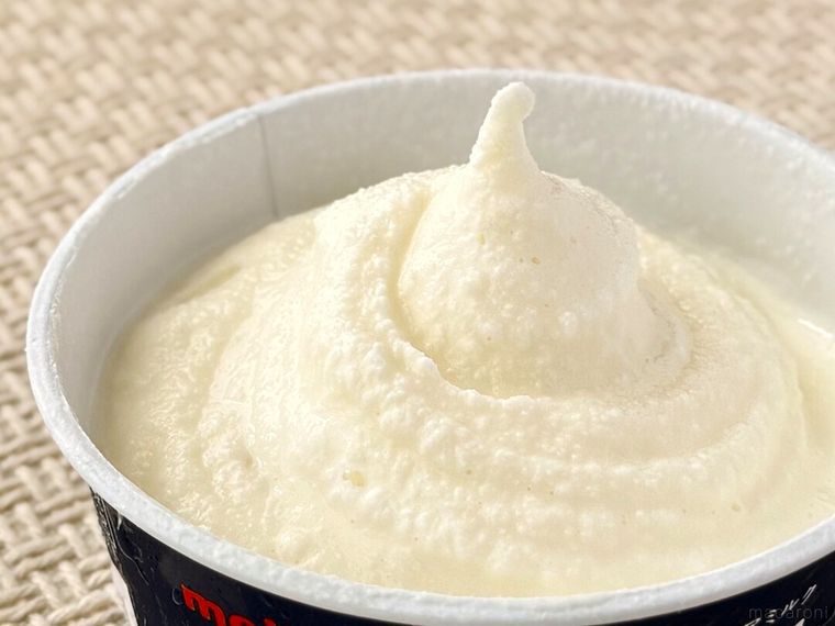 明治Dear Milk オリジナルアイホイスプーンで混ぜた明治Dear Milk