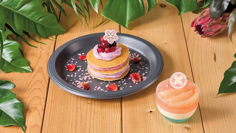 「ロビン」と「チョッパー」をイメージしたカラフルなデザート、南の島をイメージした『浮き球ドリンクボトル（ソフトドリンク付
