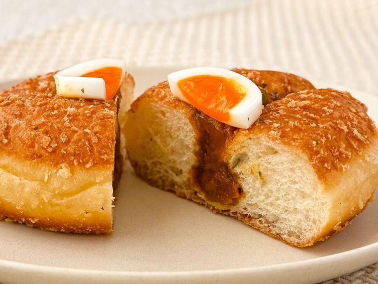 ザクもっちドッグ 欧風カレーの断面