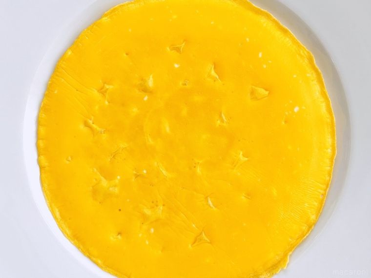 皿に盛られた薄焼き卵