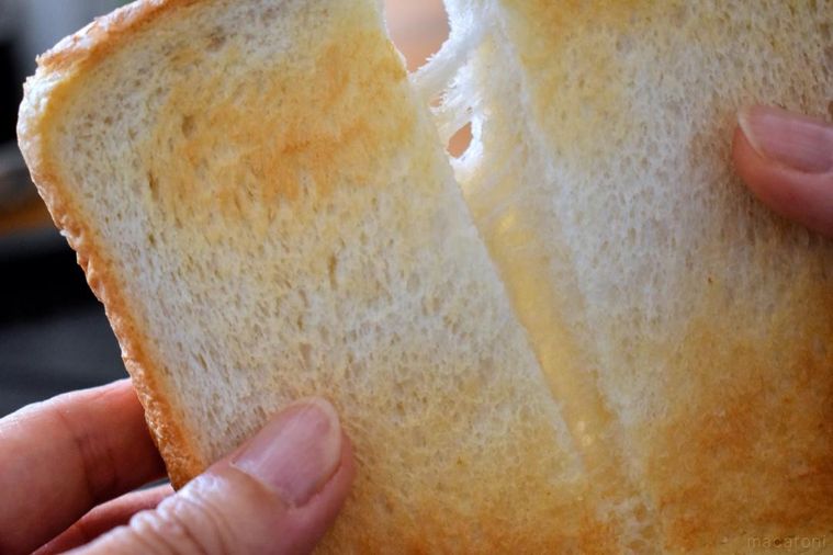 半分に割ったトースト