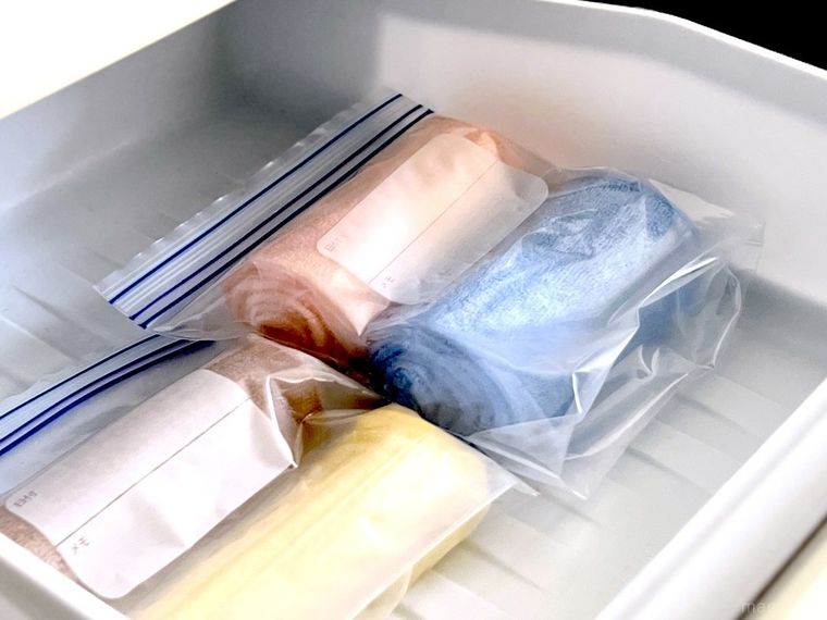 おしぼりを冷凍庫に格納した様子