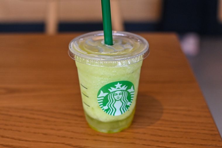 フラペチーノを斜めから