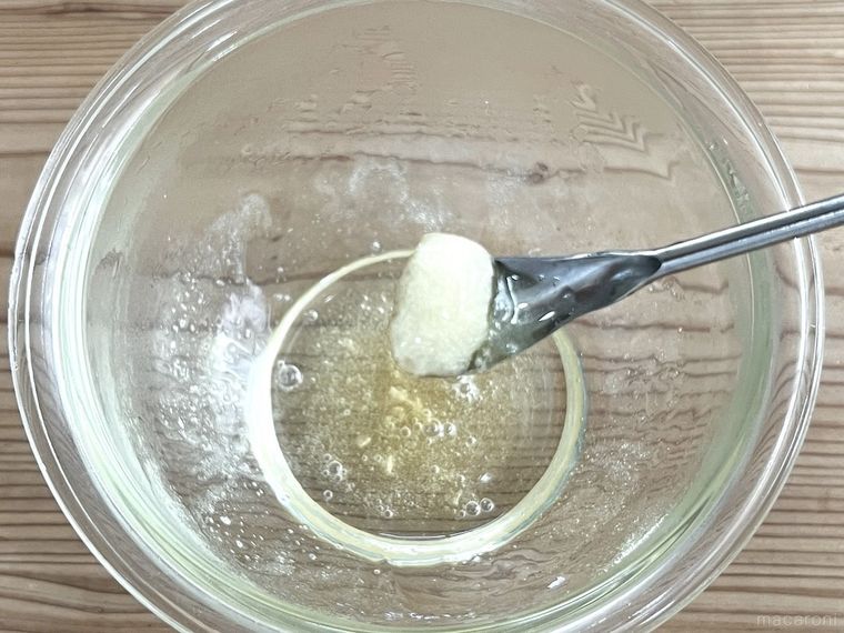 粉ゼラチンが溶け残った様子