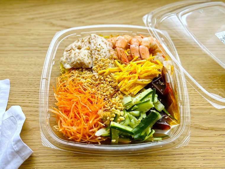 コストコチャイニーズコールドヌードルのパッケージを開けたところ