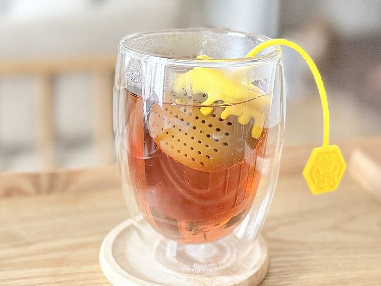 コップに入っているティーストレーナープー