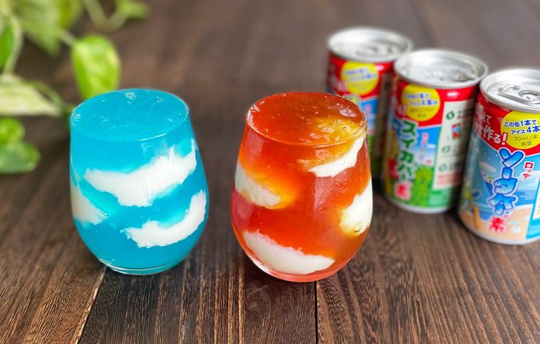 スイカバーの素で作った青空ゼリーと夕焼けゼリー