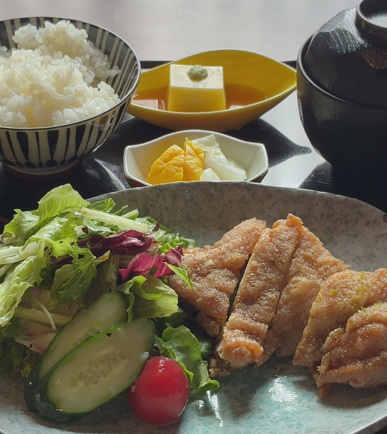 大人の唐揚げ定食