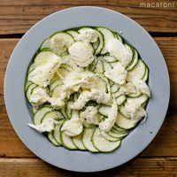 作り方 ズッキーニとモッツァレラのサラダ