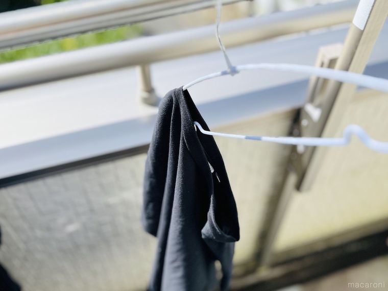 ハンガーから落ちかけている様子