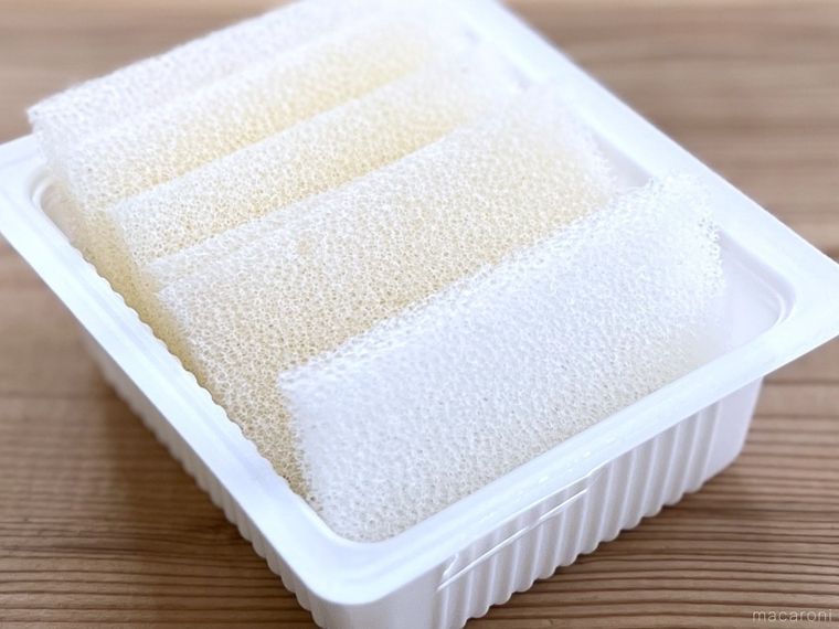 キッチンシートスポンジを豆腐パックに入れた様子