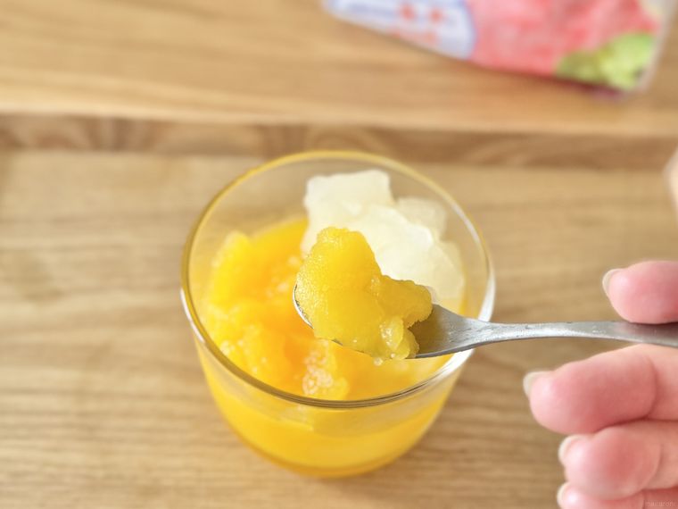 シャカシャカシャーベット袋で凍らせたみかんジュースとグレープフルーツジュース