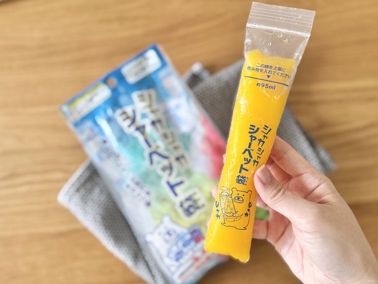 シャカシャカシャーベット袋凍らせたジュース