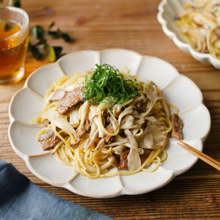 さんま缶で簡単たっぷりきのこの和風パスタすぐ麺