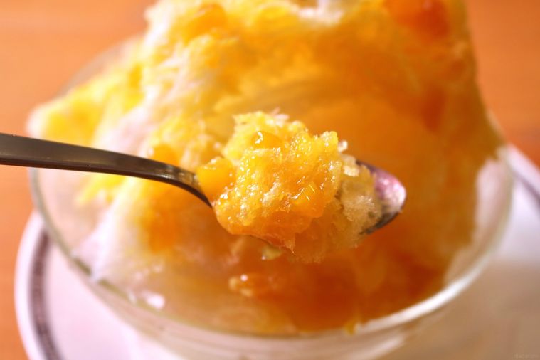 ふわふわのマンゴーミルク氷