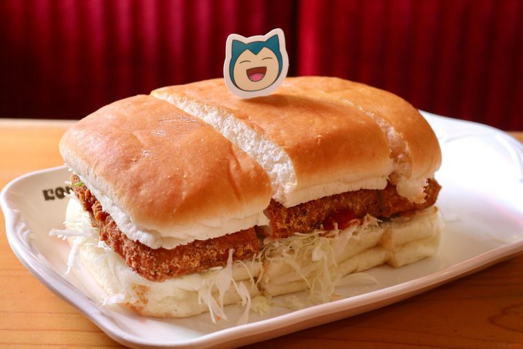 カビゴンのサルサチキンカツパンカビゴンピック付き