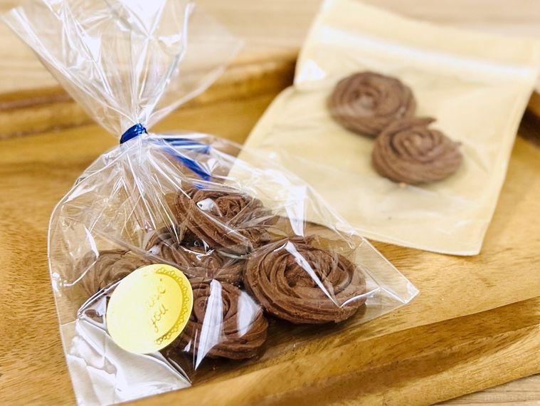 焼きチョコをラッピングした様子