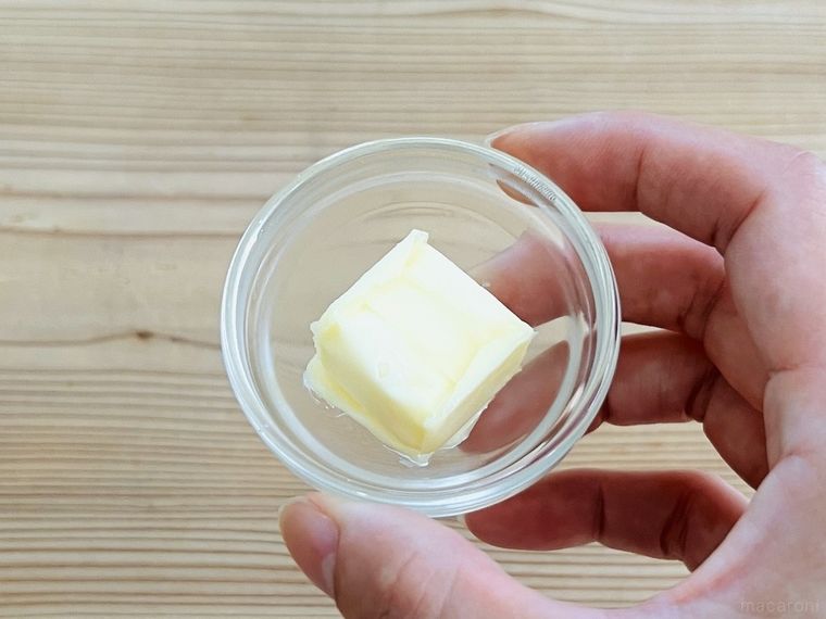 バターを常温に戻している様子