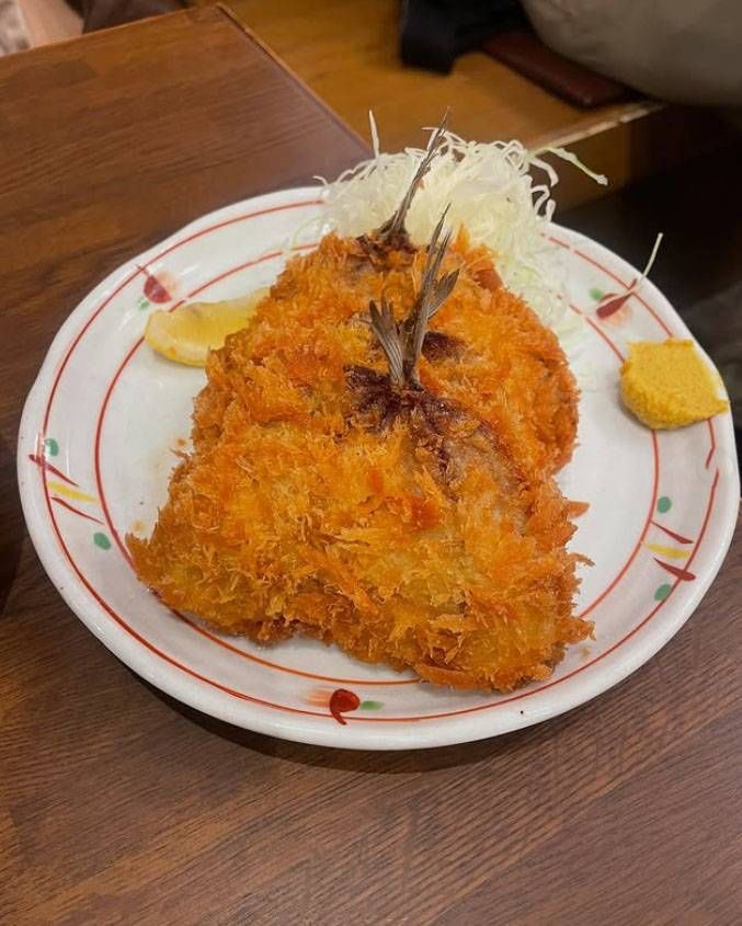 お皿に盛られたあじフライ