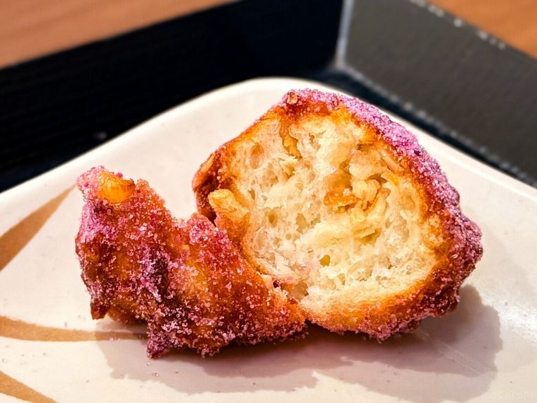 丸亀うどーなつ アサイーベリー味の断面