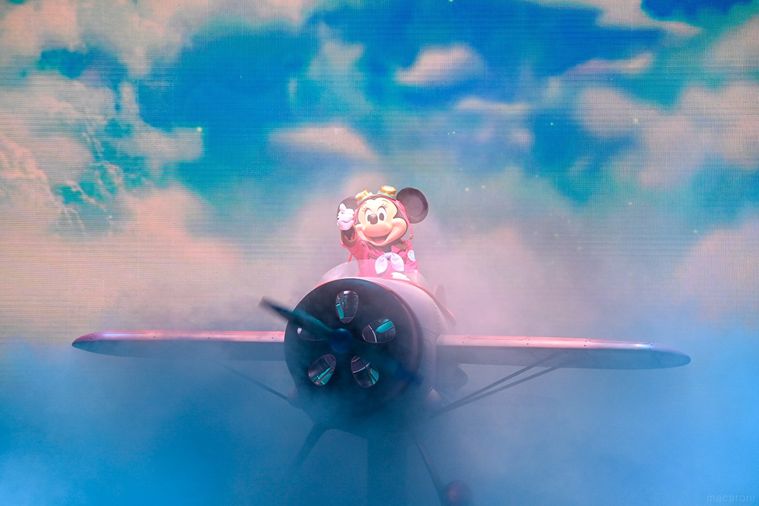 飛行機にのったミニーマウス