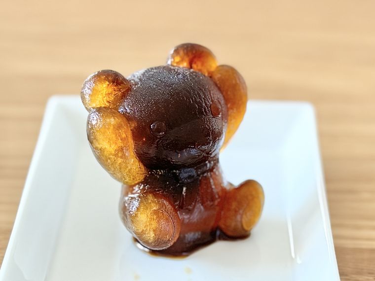 セリアの製氷型で作ったクマの氷