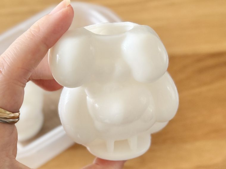 逆さまにした製氷型 リボンベア