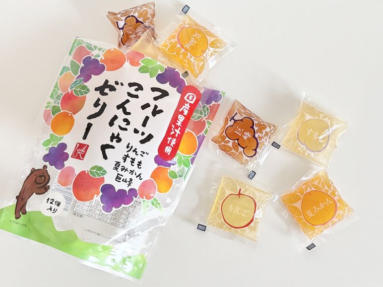 国産果汁100使用 フルーツこんにゃくゼリーのパッケージと中身