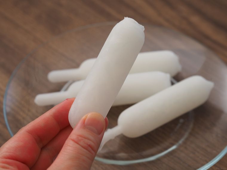 冷凍した杏仁豆腐氷