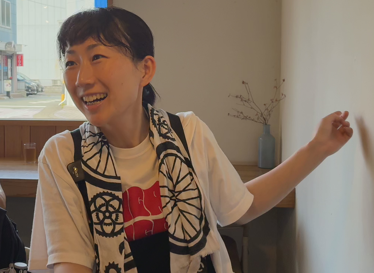 インタビューを受ける中瀬さん