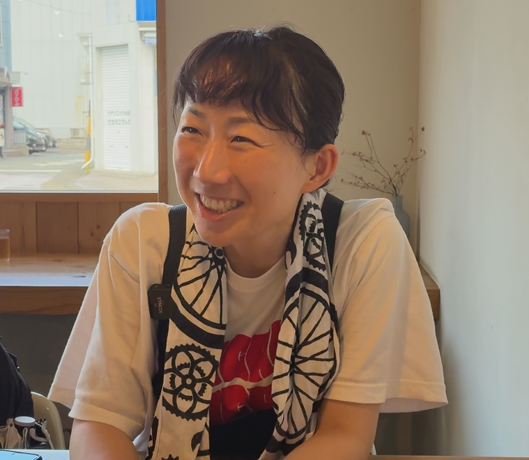 インタビューを受ける中瀬さん