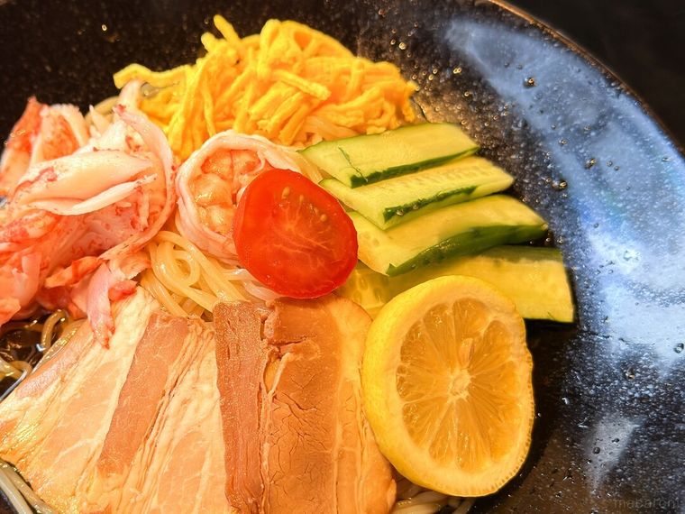 きゅうりやトマトがのった冷し中華期間限定