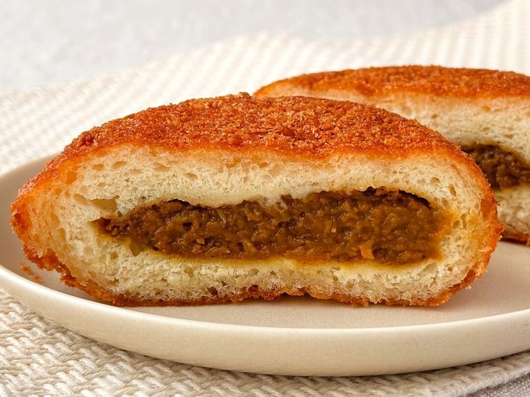 お店で揚げたBIGカレーパンの断面