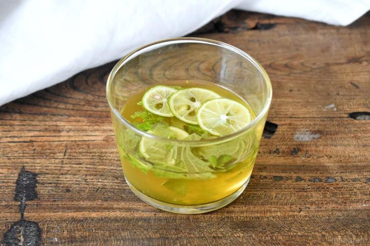 グラスに入れたそうめんつゆ