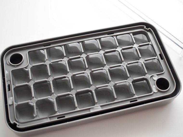 3COINSワンプッシュ製氷機