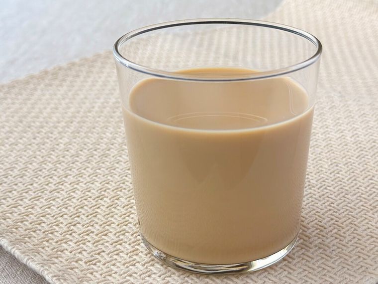 グラスに入った7プレミアム キャラメルラテ 240ml