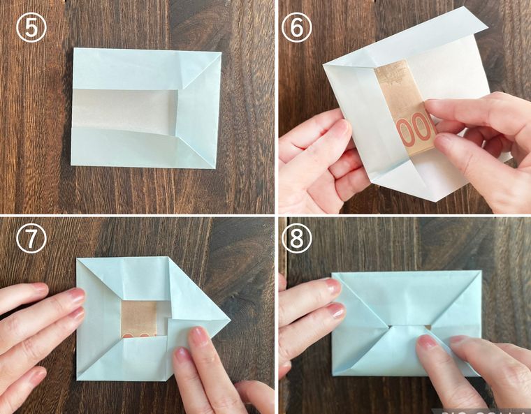 折り紙を折って紙袋を作っている写真