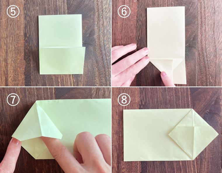 折り紙を折って紙袋を作っている写真