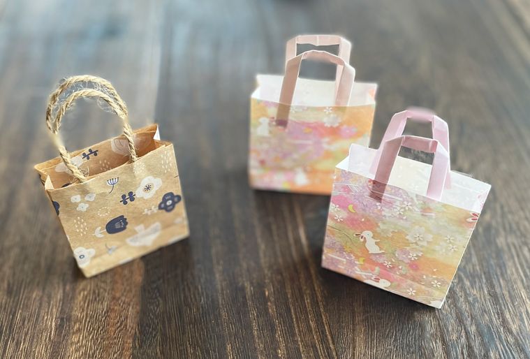 折り紙で作ったトートバッグ