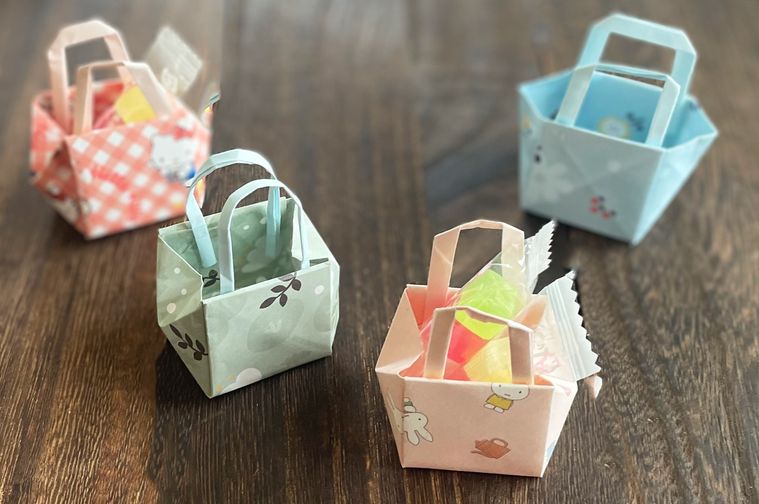 折り紙で作ったハンドバッグ