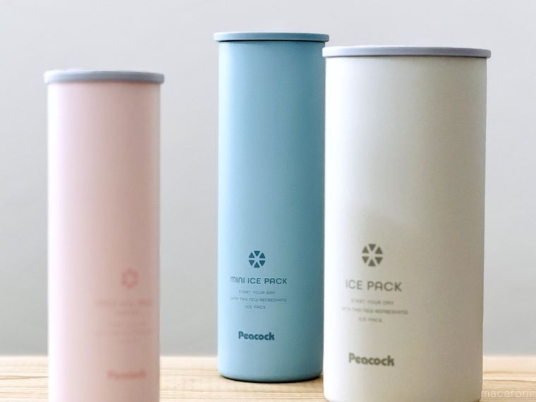 パウダーピンクブルーホワイトのアイスパックが並んでいる