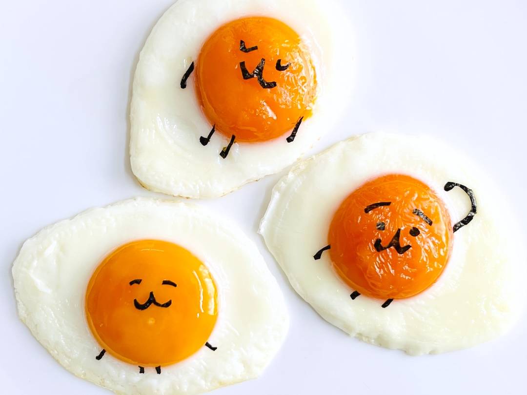 卵焼きの絵を描きましたぜひ買ってみてください！結構可愛い笑笑笑 SNSで話題「えもじの子」の目玉焼きを再現！上手に仕上げる4つのコツ