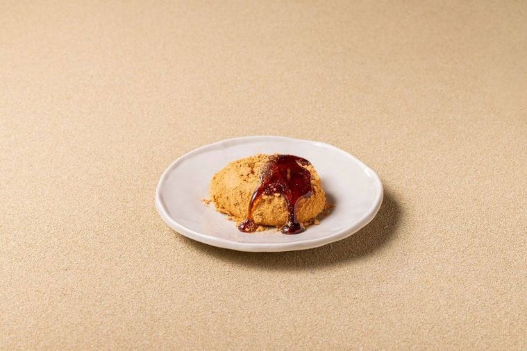 4. 黒蜜きな粉餅