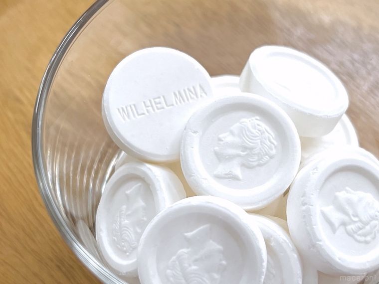 カルディのフォルトゥン ウィルヘルミナ ミントをガラスの器に盛り付けた様子