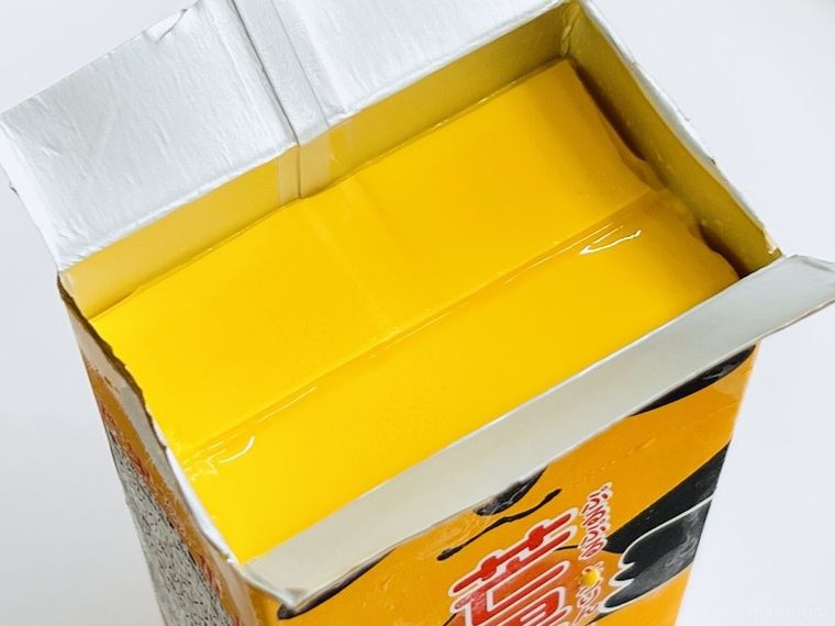 カルディのパンダマンゴープリンを開封した様子