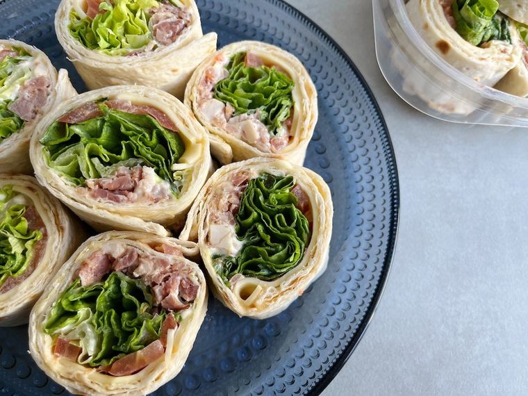 コストコのハイローラーを皿に盛り付けたところ