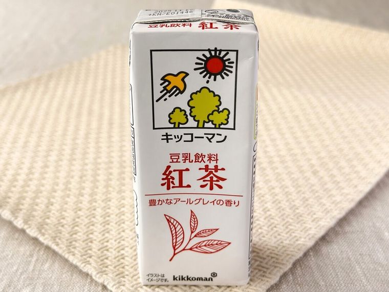 豆乳飲料 紅茶のパッケージ