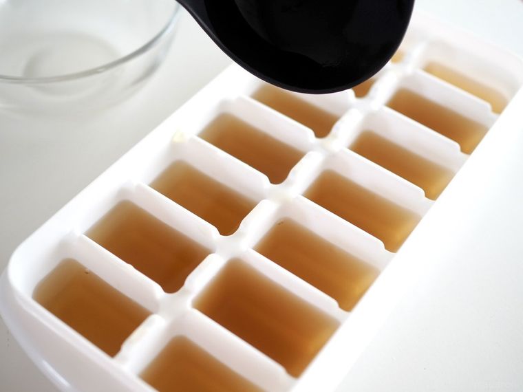 麦茶ゼリーを作っているところ